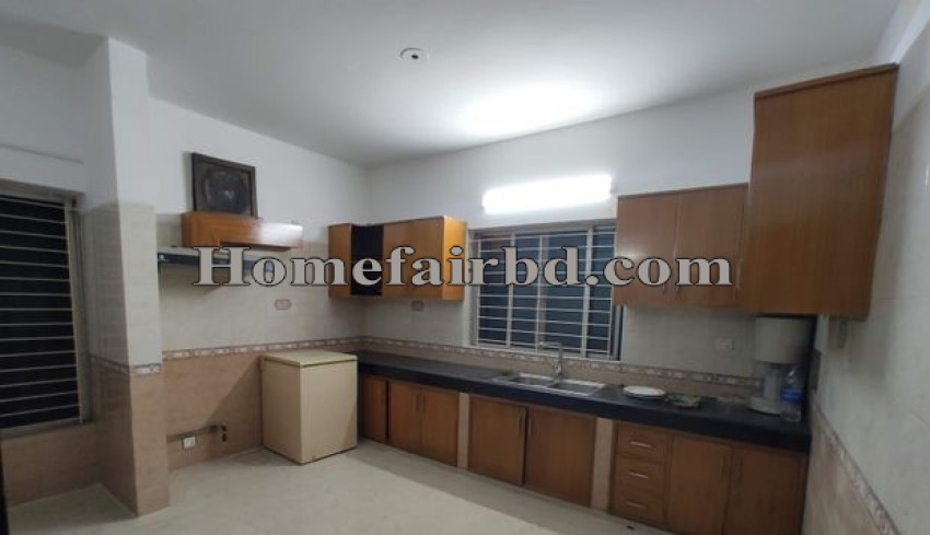 Furnished duplex apartment Baridhara Diplomatic@3400sqft