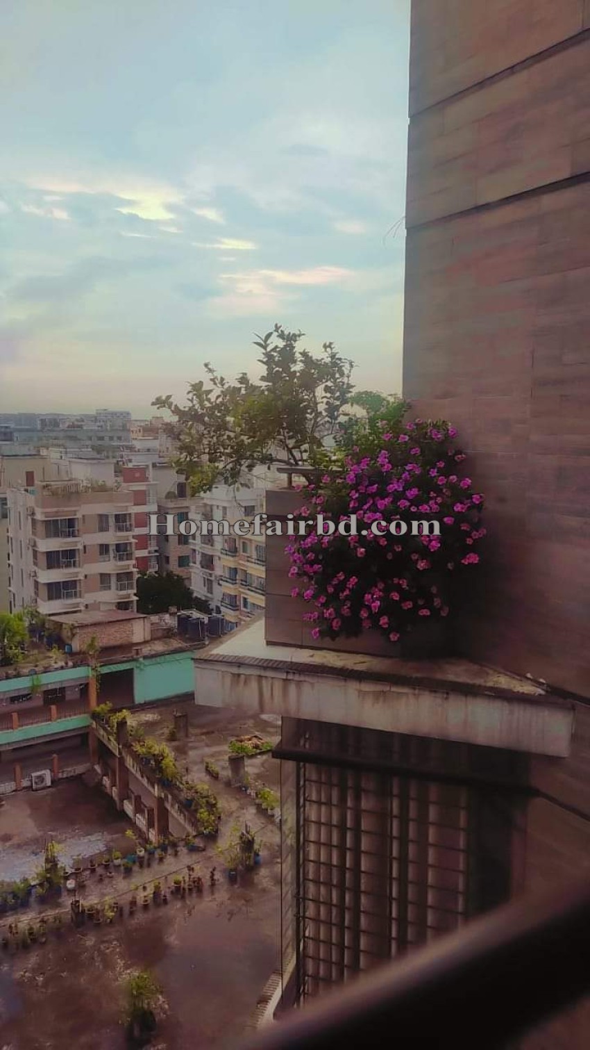 1818+ Sq Feet Luxurious Apartment in Bashundhara R/A