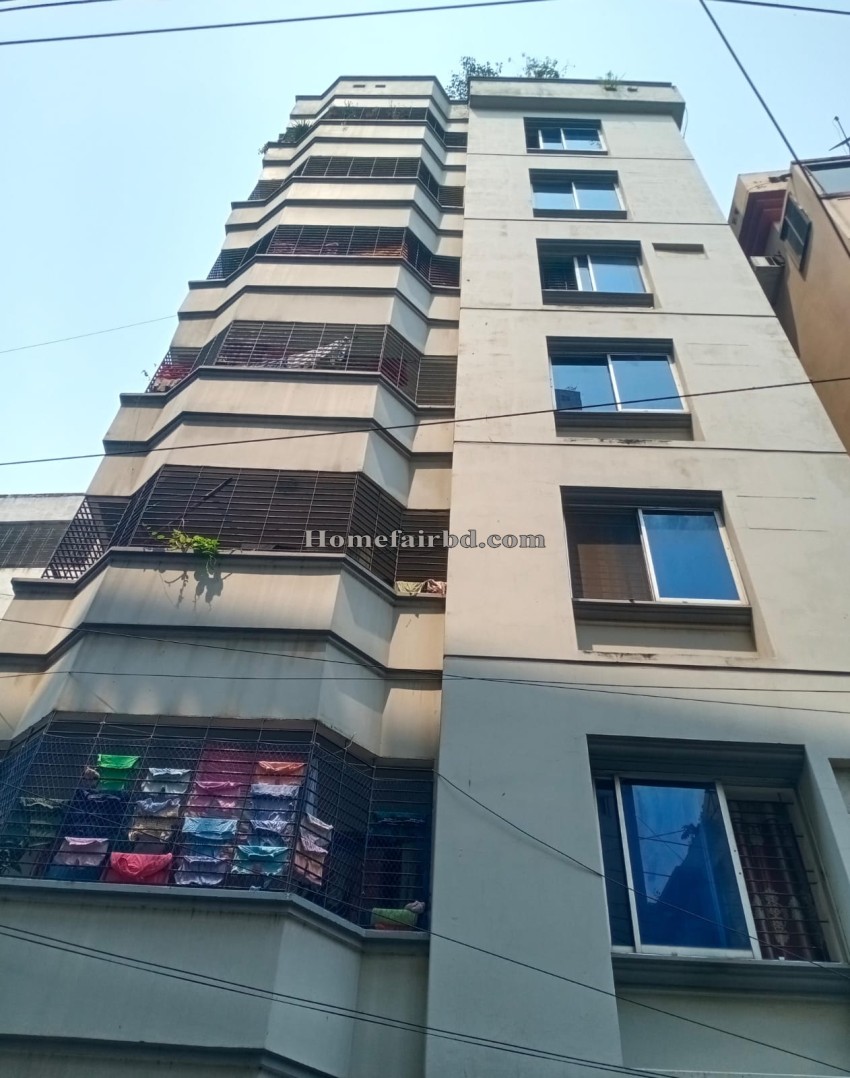 Used apartment for sale in Boro Mogbazar@960 sqft