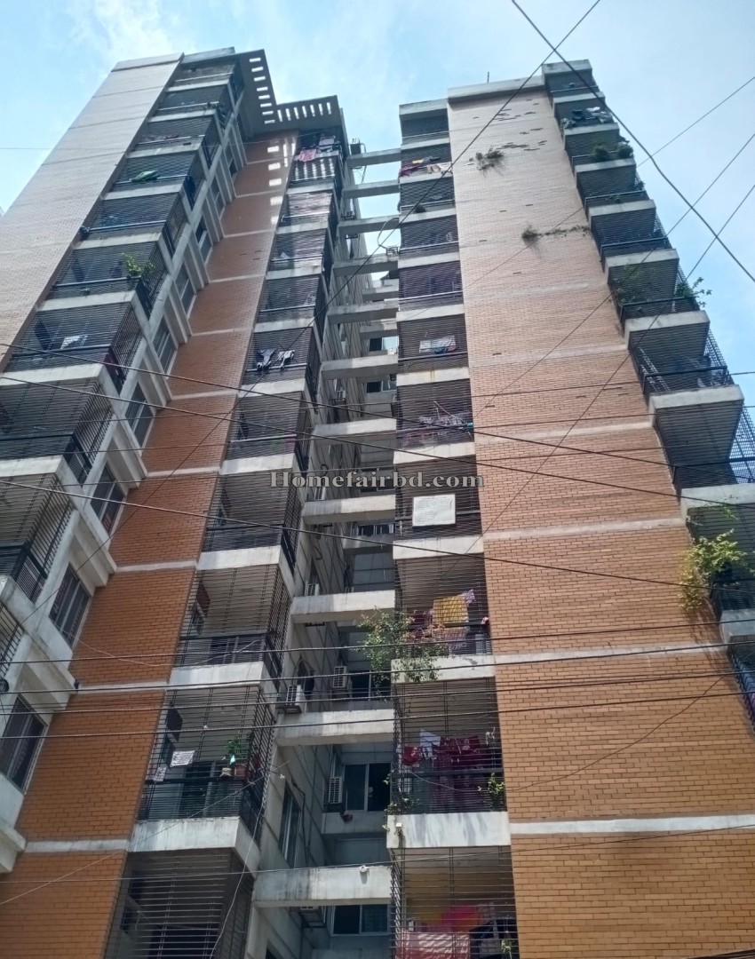 Used apartment for sale in Wari@802 sqft