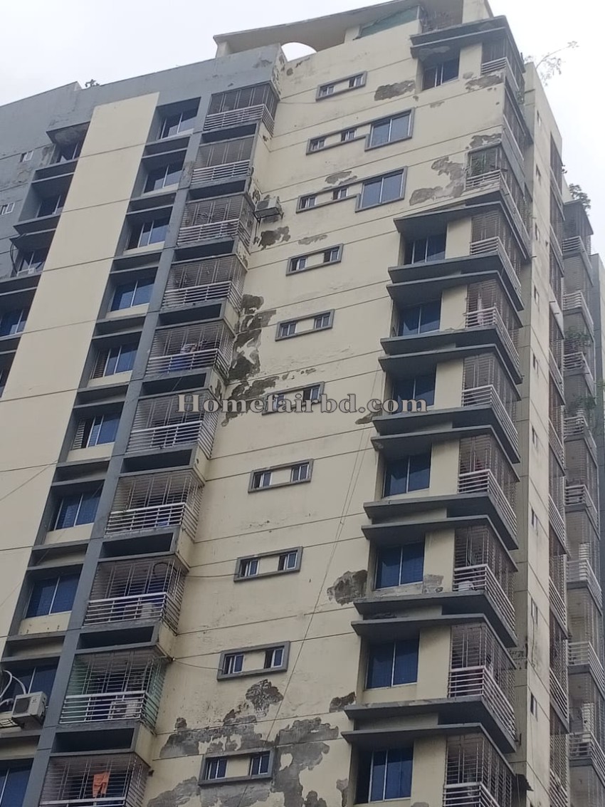 Used flat for sale in Niketon@1382 sqft