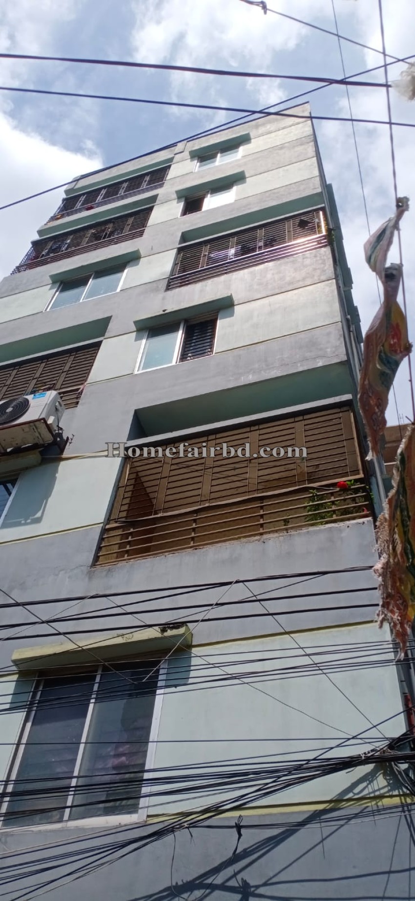 Used flat for sale in Rayer Bazar@750 sqft