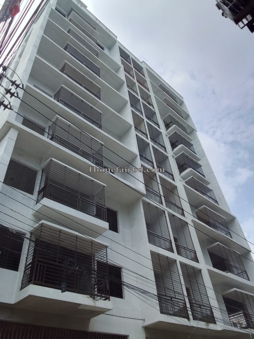 1370/1414 Sqft Corner Flat for Sale