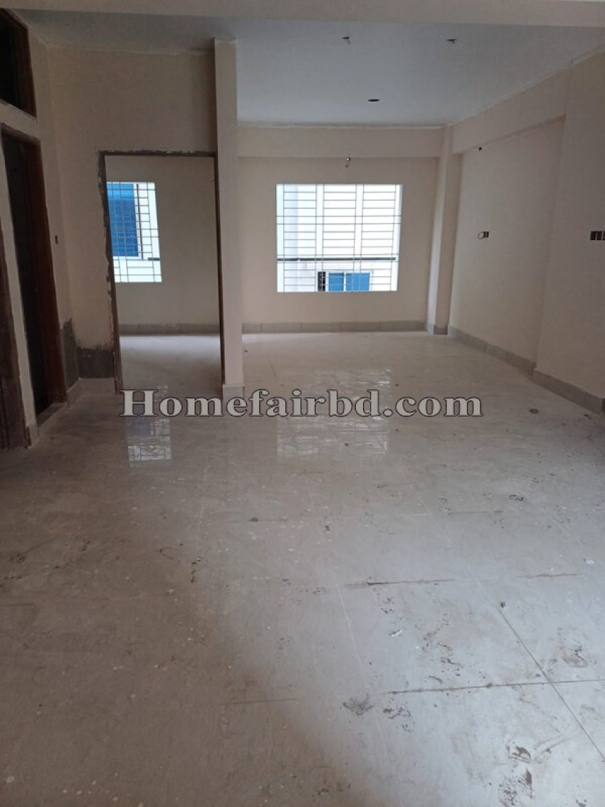 Spacious 1550 Sqft Ready Flat for Sale in Aftabnagar