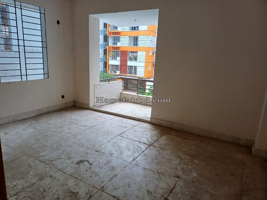 1350 Sqft Flat in Aftabnagar – Ready for Sale on Main Road