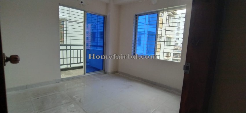 Ready 1162 Sqft Flat for Sale in Aftab Nagar Main Road