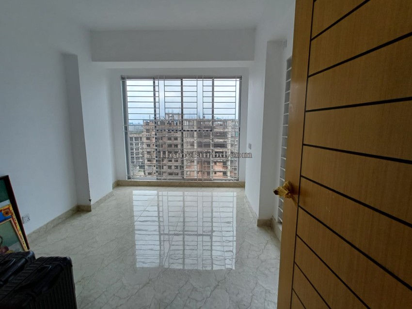 1275 Sqft Ready Flat for Sale in Priyanka Runway City,Uttara