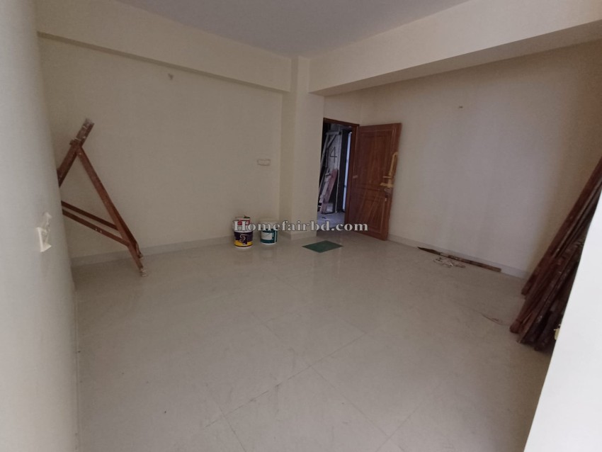 Spacious 1550 Sqft Flat for Sale in Priyanka Runway City