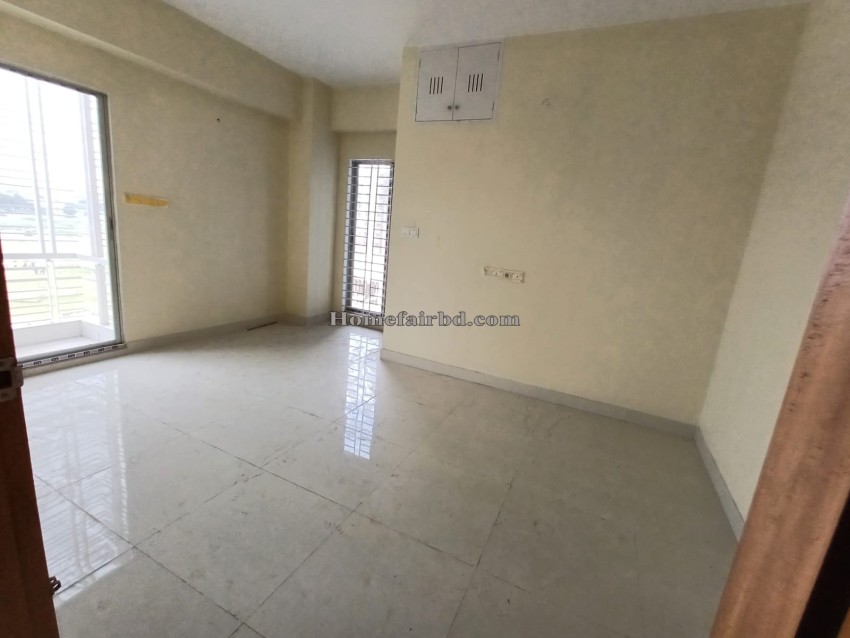 Spacious 1550 Sqft Flat for Sale in Priyanka Runway City