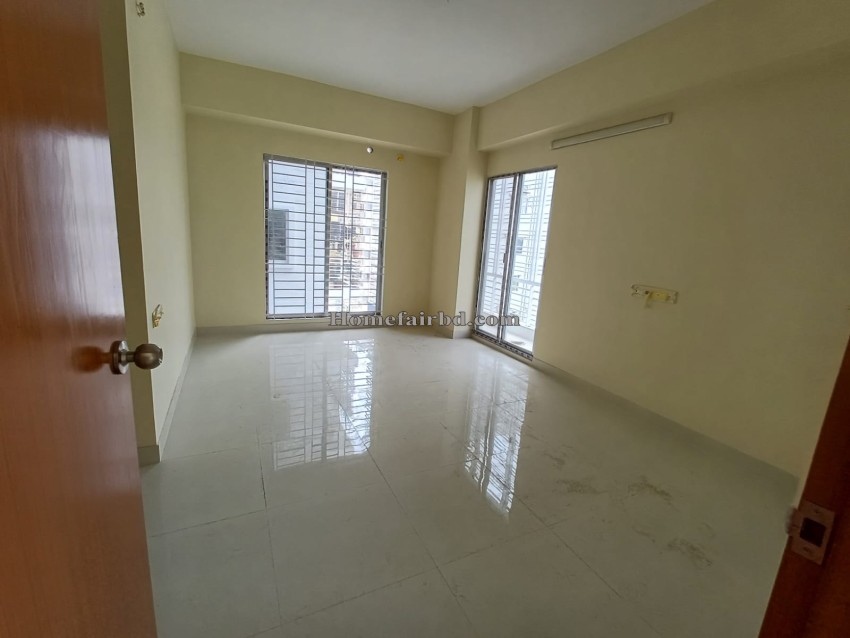 Spacious 1550 Sqft Flat for Sale in Priyanka Runway City