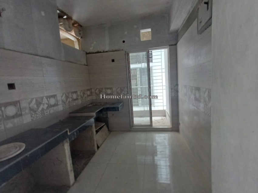 Spacious 1500 Sqft Ready Flat Sale in Bashundhara