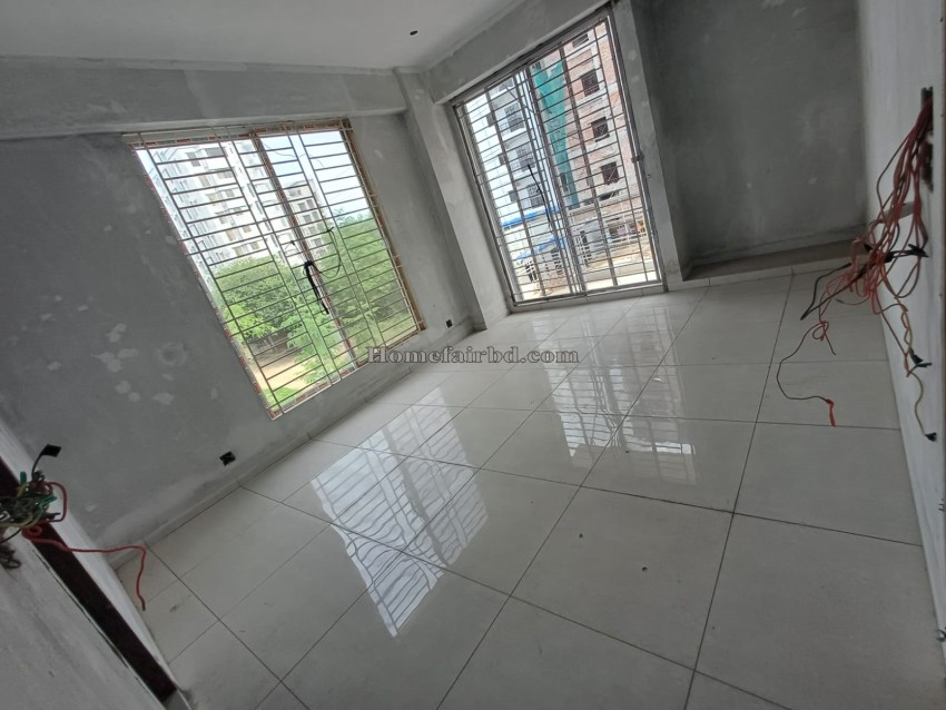 Spacious 1500 Sqft Ready Flat Sale in Bashundhara